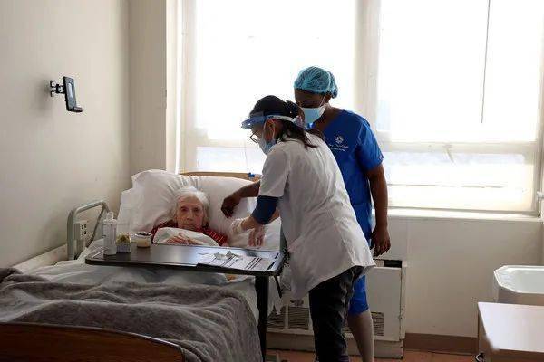 
新冠肺炎杀死40万美国人 成为美国死亡人数第三高的历史事件：MK电竞(图4)